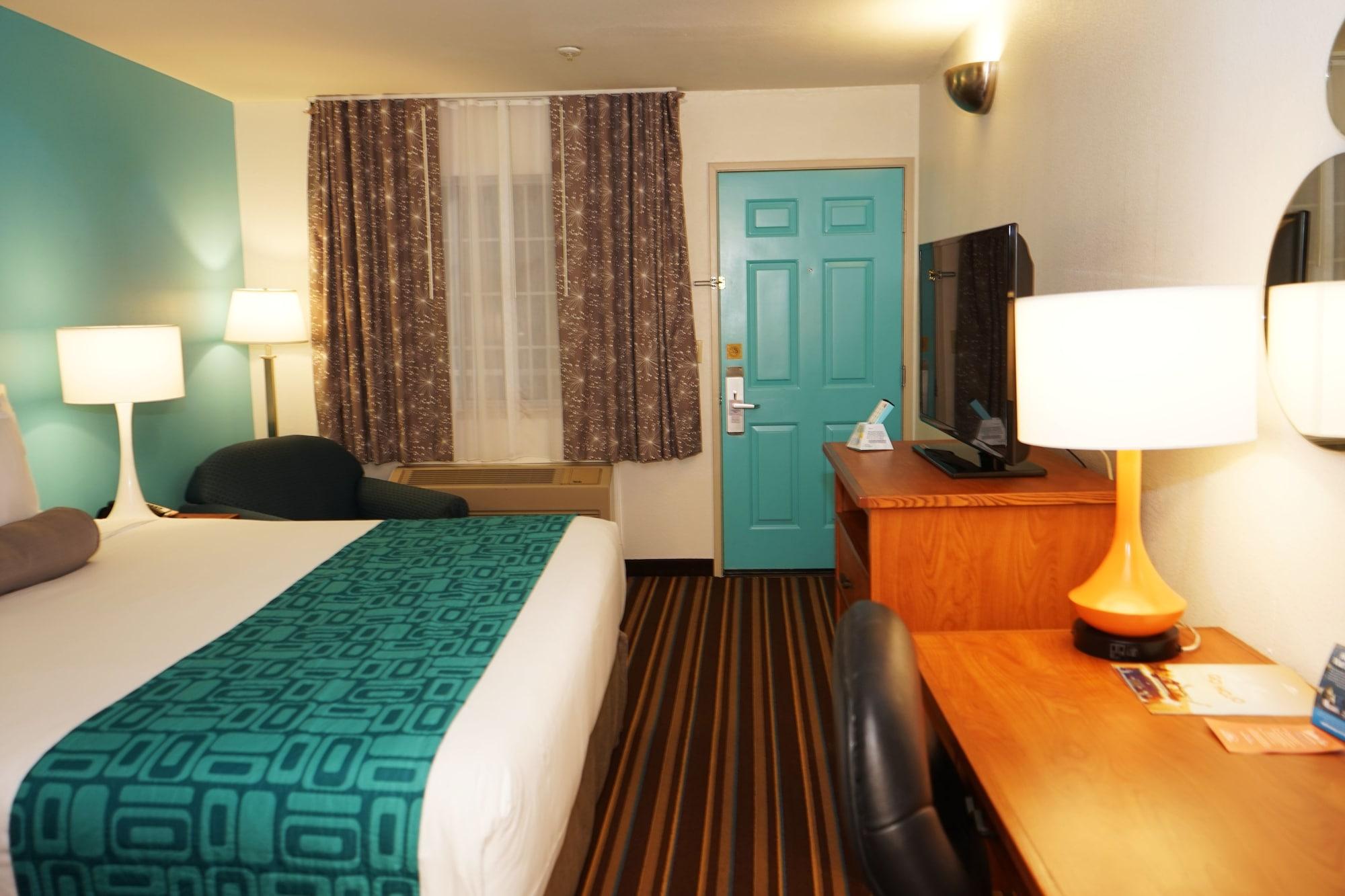 Howard Johnson By Wyndham Salinas Exterior foto